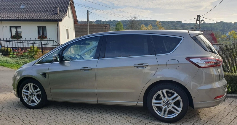 Ford S-Max cena 74900 przebieg: 137000, rok produkcji 2015 z Zielonka małe 781